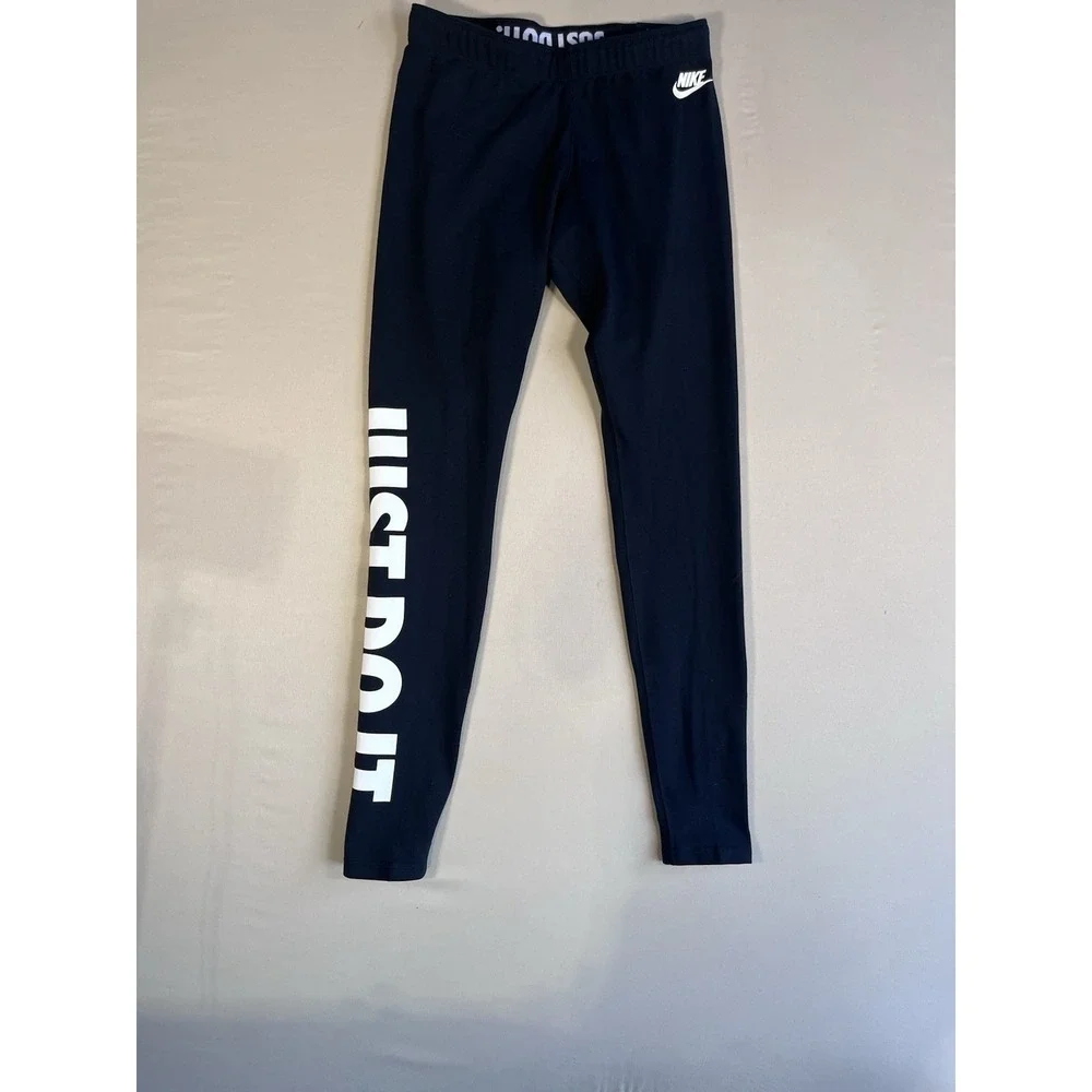 New with Tags Nike Men's Tight Fit Pants Size S
